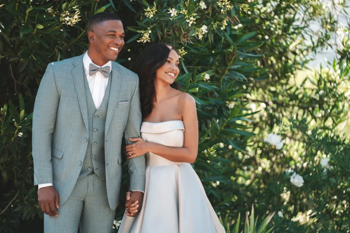 Terno para casamento de dia: saiba qual escolher, o que não usar e mais