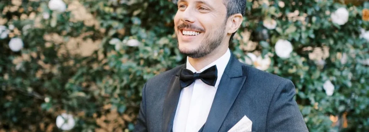 noivo usando smoking para casamento