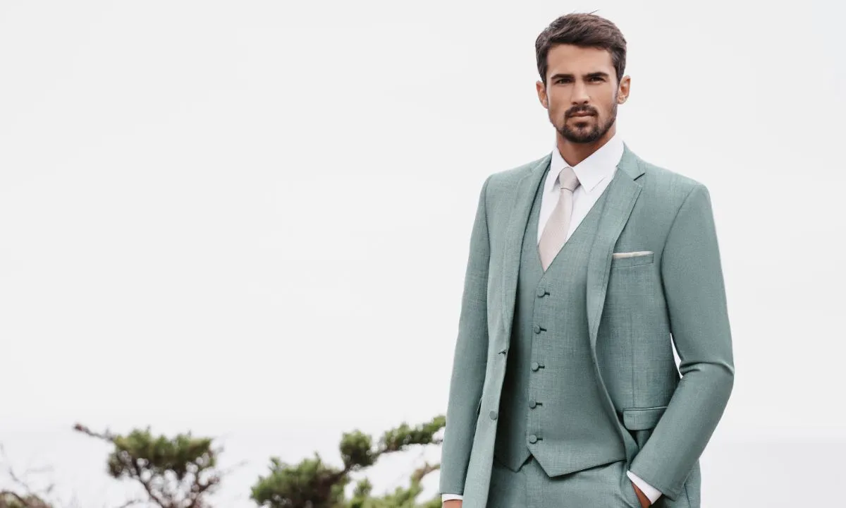Roupa de noivo para casamento na praia: ideias de looks, cores e combinações perfeitas